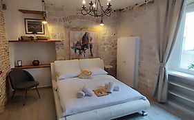 Studios Kadena Trogir - 18Th Century Stone House